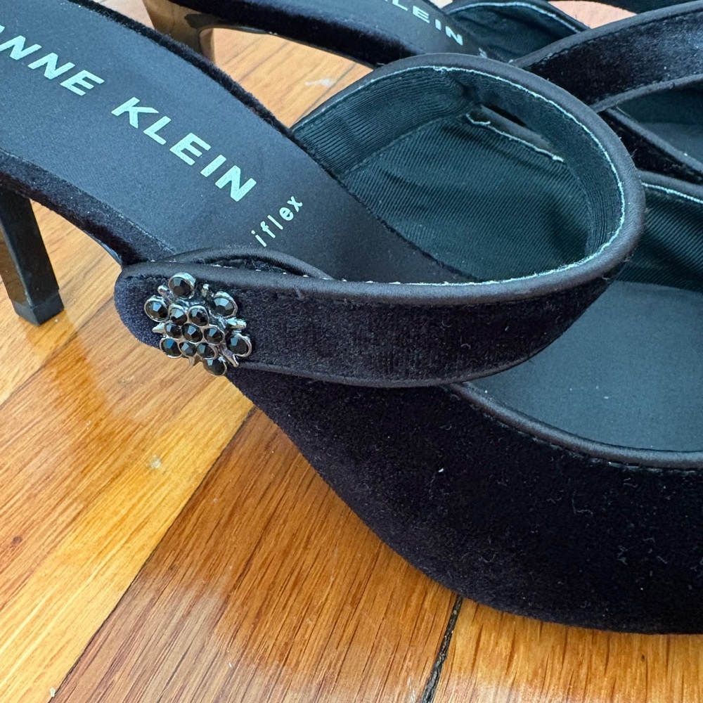 Anne Klein Black Women's Shoes iflex rayonna black velvet pointy toe heel 9